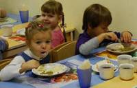 Прокуратура Крыма заявляет, что детей в школах и детсадах кормят чем угодно, но только не едой